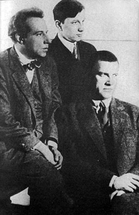 Пьесы. Интермедии. Письма. Документы. Воспоминания современников - i_028.jpg