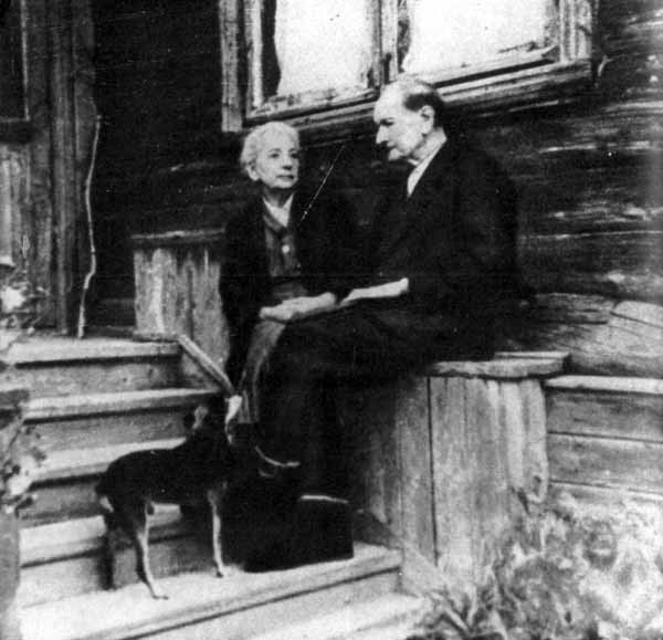 Пьесы. Интермедии. Письма. Документы. Воспоминания современников - i_038.jpg