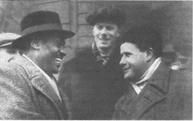 Витрины великого эксперимента. Культурная дипломатия Советского Союза и его западные гости, 1921-1941 годы - i_016.jpg