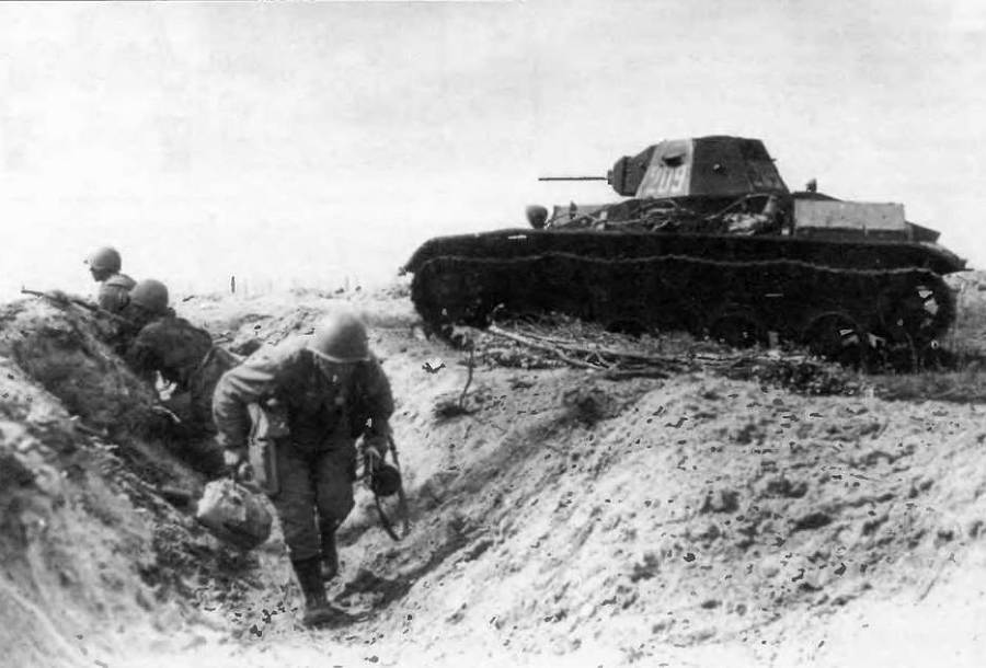 Бронетанковая техника Красной Армии 1939—1945 - img_58.jpg