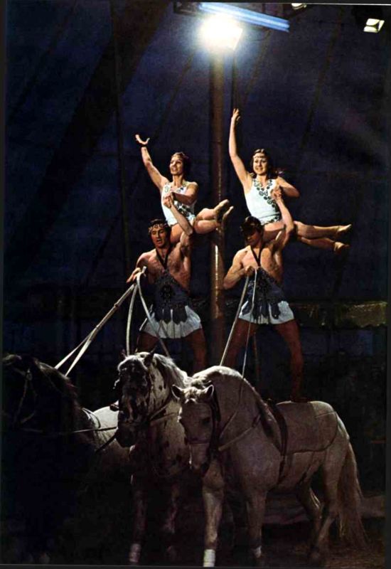 История мирового цирка - i_131.jpg