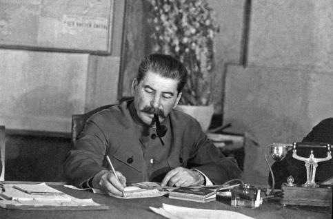 Первая бомбардировка Москвы 22 июля 1941 г. (СИ) - stalin.jpg