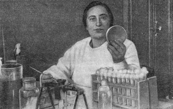 Подвиги русских врачей<br />(Из истории борьбы с заразными болезнями) - i_014.jpg