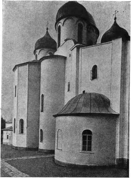 Всеобщая история искусств. Русское искусство с древнейших времен до начала XVIII века. Том 3 - i_178.jpg