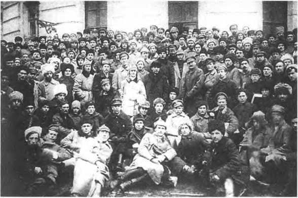 Русская армия между Троцким и Сталиным - i_018.jpg