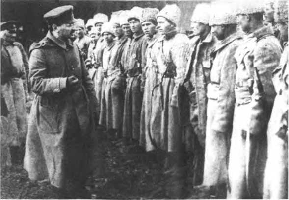Русская армия между Троцким и Сталиным - i_024.jpg