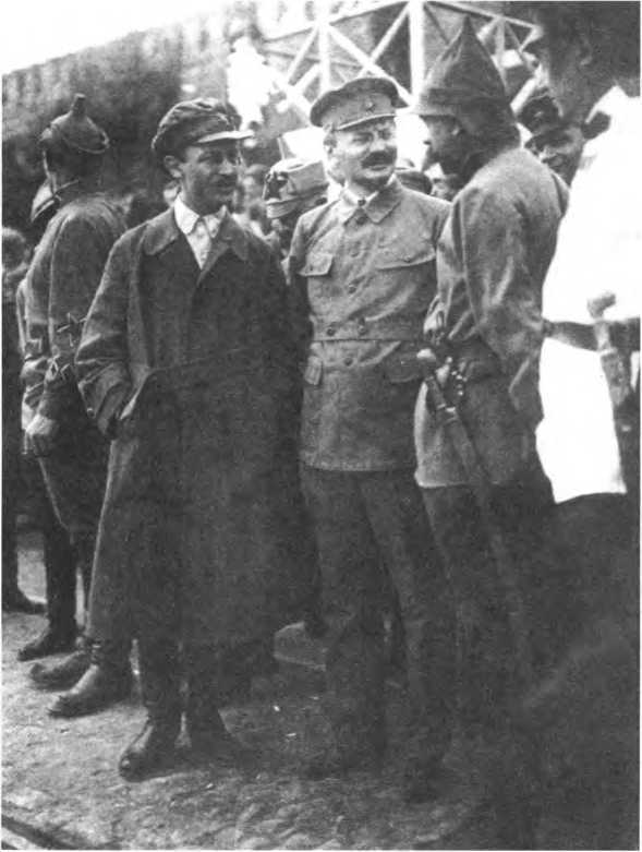 Русская армия между Троцким и Сталиным - i_029.jpg