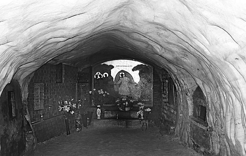 У пещер «Богом зданных». Псково-Печерские подвижники благочестия XX века - i_002.jpg
