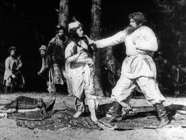 35 миллиметров русской истории. Кино и историческая память - _8.jpg