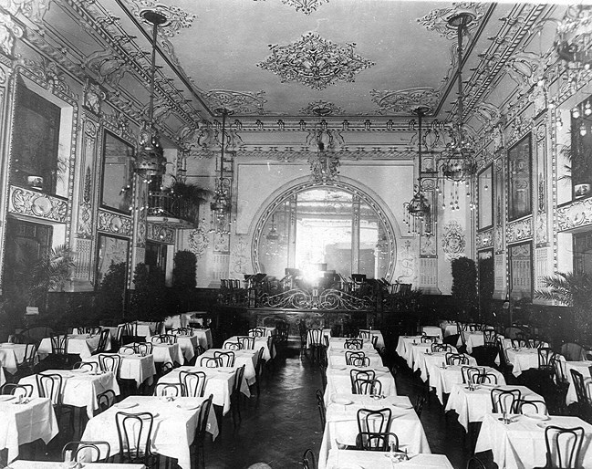 Былой Петербург: проза будней и поэзия праздника - b00000748.jpg