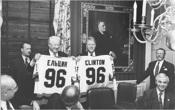 Все свободны. История о том, как в 1996 году в России закончились выборы - i_001.jpg
