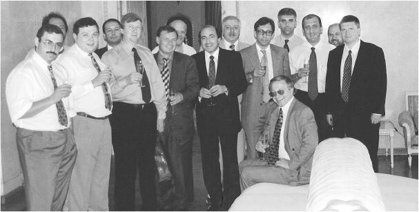 Все свободны. История о том, как в 1996 году в России закончились выборы - i_007.jpg