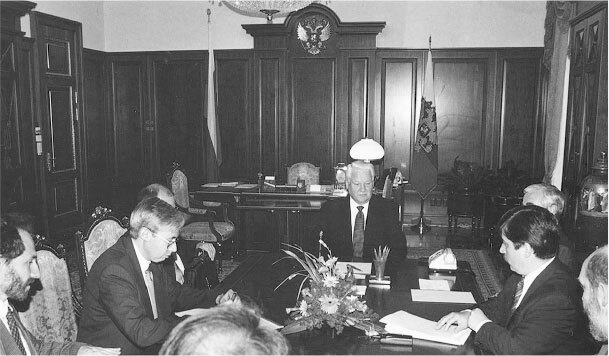 Все свободны. История о том, как в 1996 году в России закончились выборы - i_017.jpg