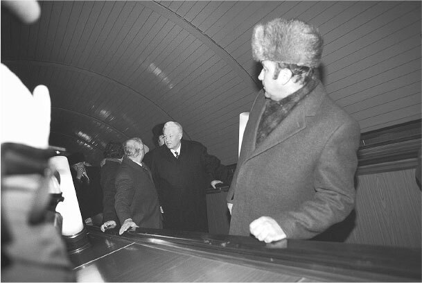 Все свободны. История о том, как в 1996 году в России закончились выборы - i_018.jpg