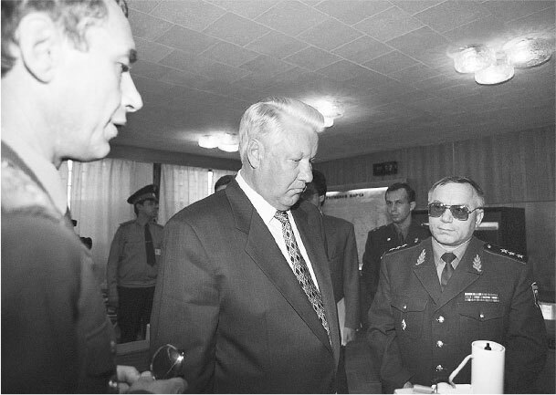 Все свободны. История о том, как в 1996 году в России закончились выборы - i_020.jpg