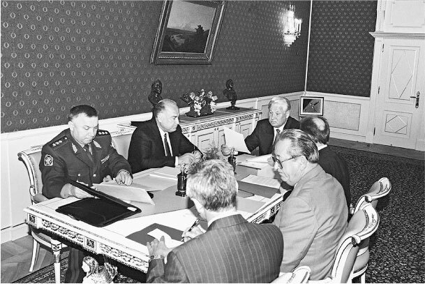 Все свободны. История о том, как в 1996 году в России закончились выборы - i_021.jpg