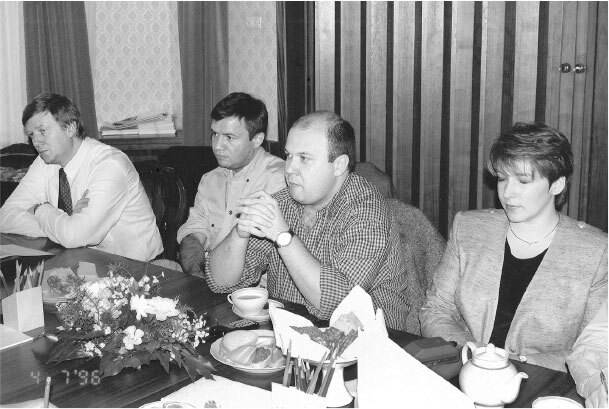 Все свободны. История о том, как в 1996 году в России закончились выборы - i_026.jpg