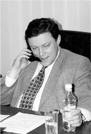 Все свободны. История о том, как в 1996 году в России закончились выборы - i_032.jpg