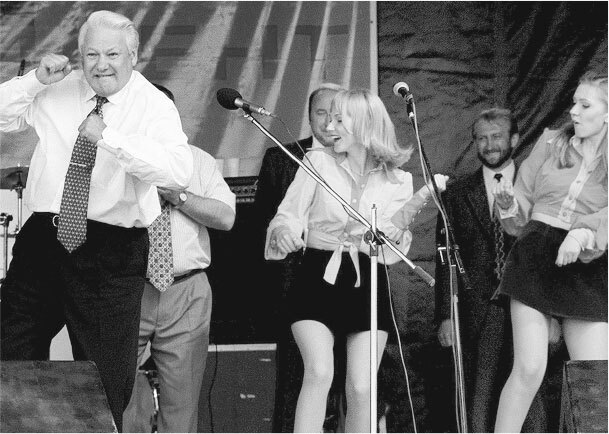 Все свободны. История о том, как в 1996 году в России закончились выборы - i_042.jpg