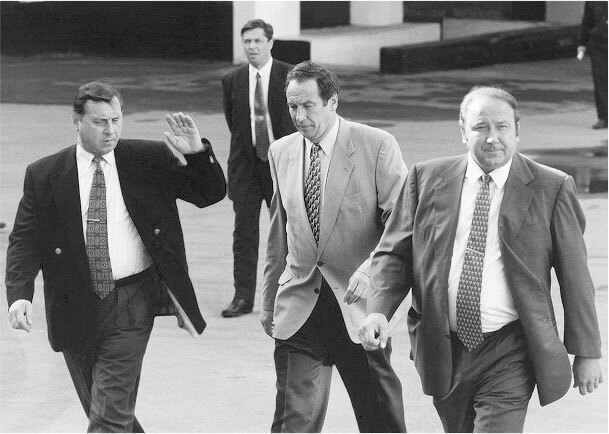 Все свободны. История о том, как в 1996 году в России закончились выборы - i_049.jpg