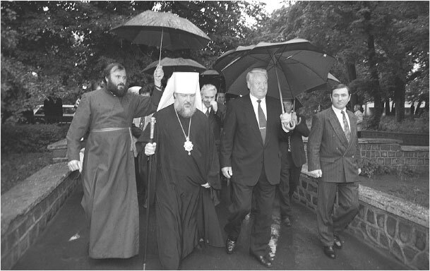 Все свободны. История о том, как в 1996 году в России закончились выборы - i_051.jpg