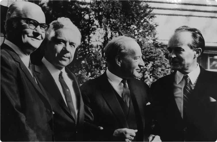 Советская дипломатия на четырехсторонних переговорах по Западному Берлину (26 марта 1970-3 сентября 1971) - i_001.jpg