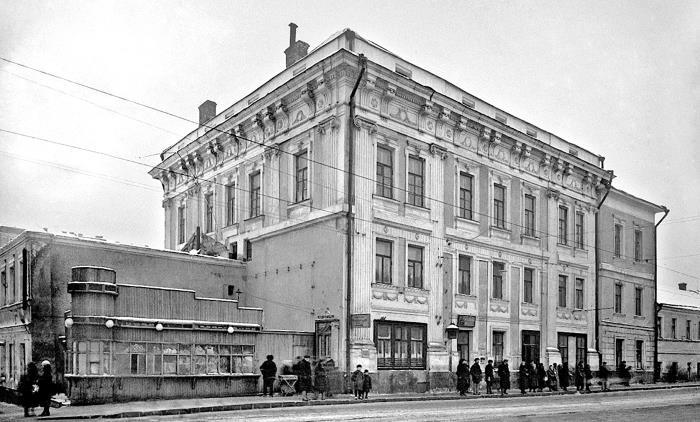 Большая Полянка. Прогулка по Замоскворечью от Малого Каменного моста до Серпуховской площади - i_048.jpg