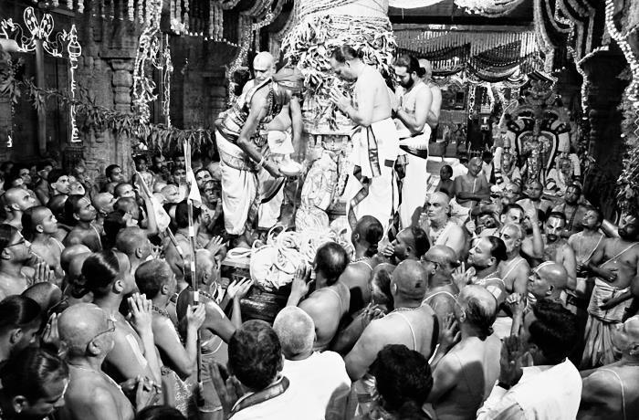 История и культура индийского храма. Книга II. Жизнь храма - i_018.jpg