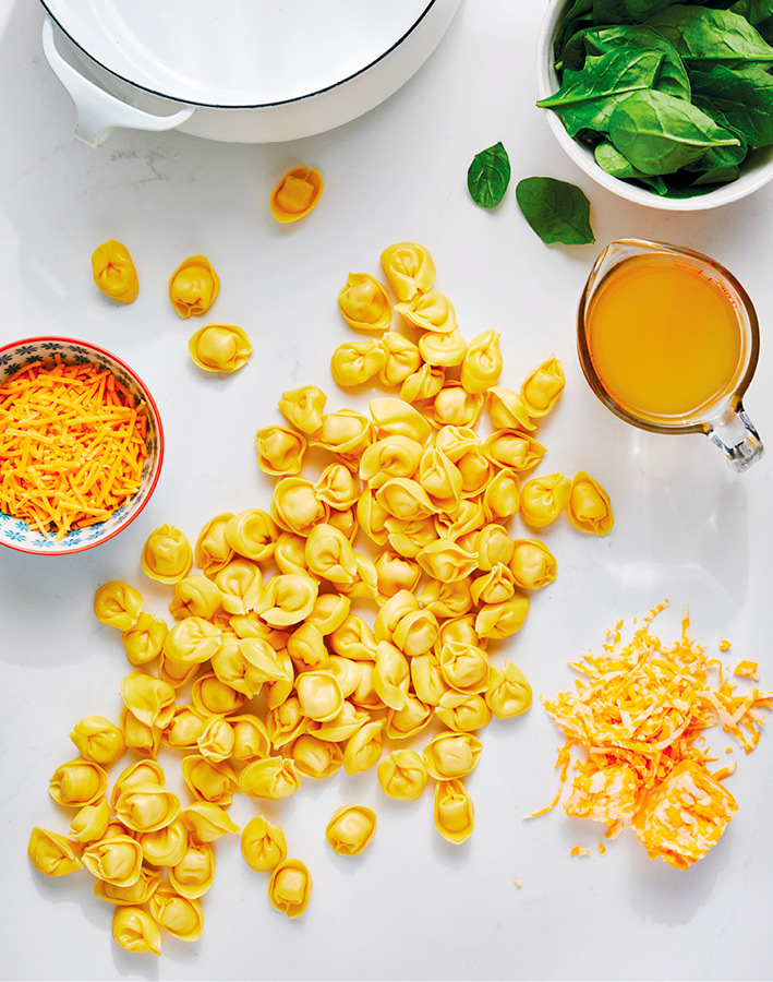 Авокадо, хлеб, яйцо. 100 простых рецептов, которые помогут тебе стать звездой на кухне - i_002.jpg