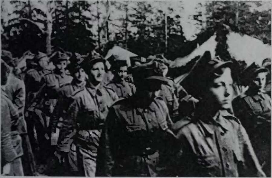 Разведчицы и шпионки - 2 - i_052.jpg