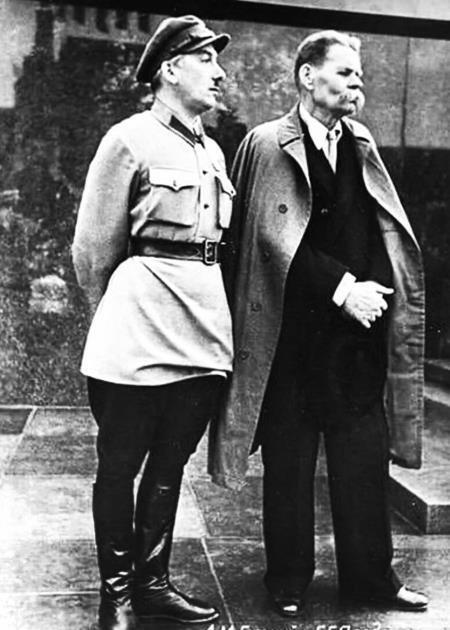 Жизнь за Родину. Вокруг Владимира Маяковского. В двух томах - i_058.jpg