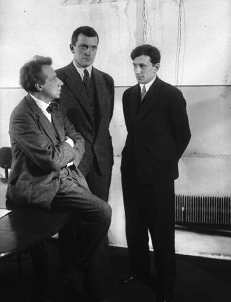 Жизнь за Родину. Вокруг Владимира Маяковского. В двух томах - i_089.jpg