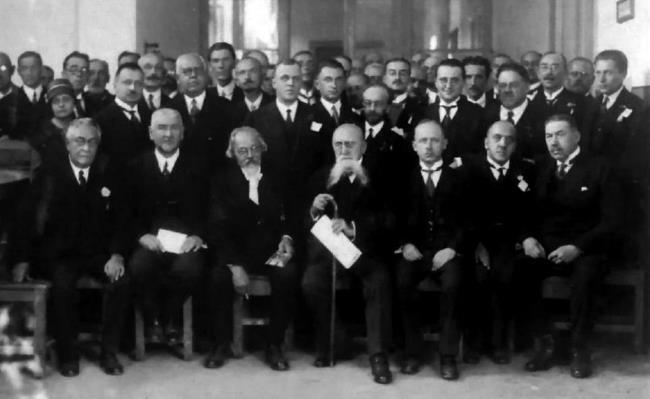 Жизнь за Родину. Вокруг Владимира Маяковского. В двух томах - i_096.jpg