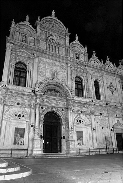 Венецианские тайны. История, мифы, легенды, призраки, загадки и диковины в семи ночных прогулках - _001.jpg
