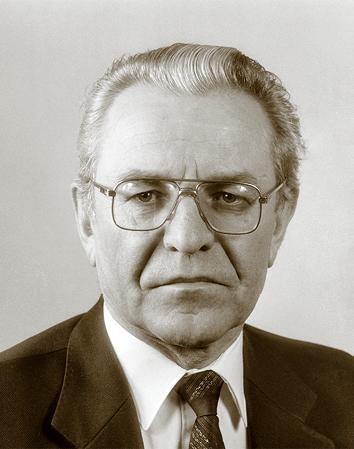 Александр Яковлев. Чужой среди своих. Партийная жизнь «архитектора перестройки» - i_092.jpg