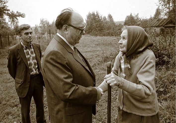 Александр Яковлев. Чужой среди своих. Партийная жизнь «архитектора перестройки» - i_153.jpg