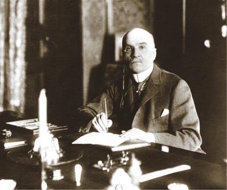 «Распил» на троих: Барк — Ллойд-Джордж — Красин и золотой запас России - i_078.jpg