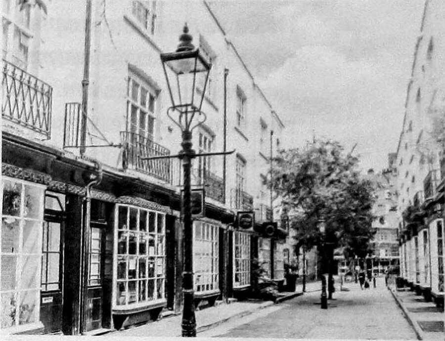 Ракушка на шляпе, или Путешествие по святым местам Атлантиды - i_068.jpg