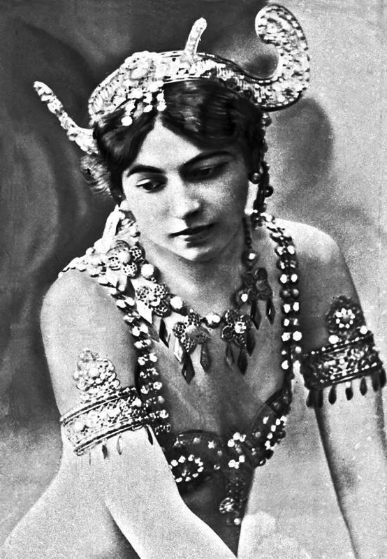 Мата Хари. Подлинная история легендарной шпионки XX века - i_016.jpg