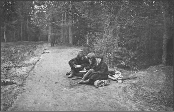 Темные аллеи. Окаянные дни - i_005.jpg