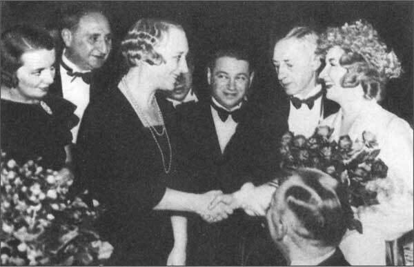 Темные аллеи. Окаянные дни - i_016.jpg