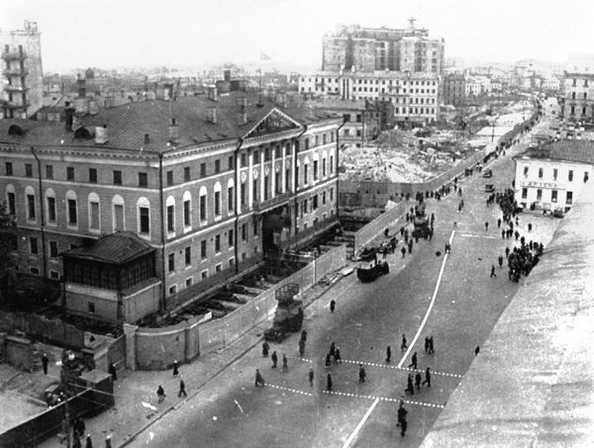 Москва парадная. Тайны и предания Запретного города - i_111.jpg