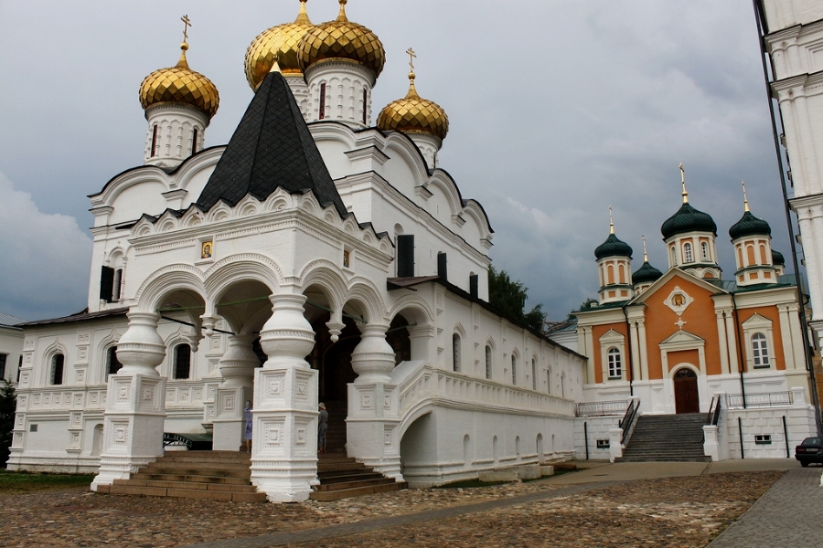 Время, которое живет в чемоданах. Родословный детектив-путешествие по временам и странам - img_5.jpeg