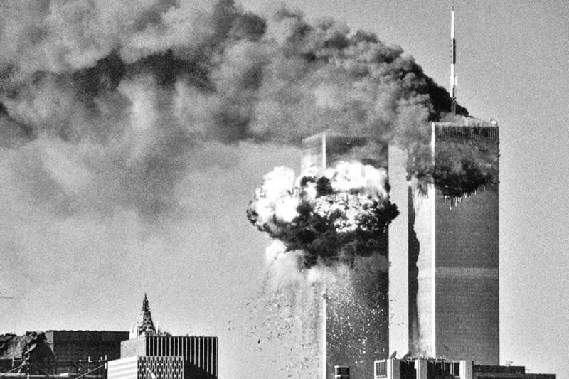 Охотник-убийца. Воспоминания оператора боевого дрона - i_001.jpg