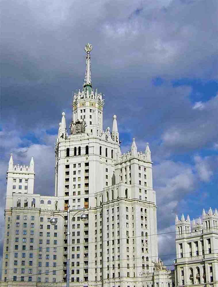 Москва пешком. Самые интересные прогулки по столице - i_044.jpg