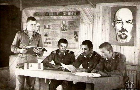 История одного полка - i_082.jpg