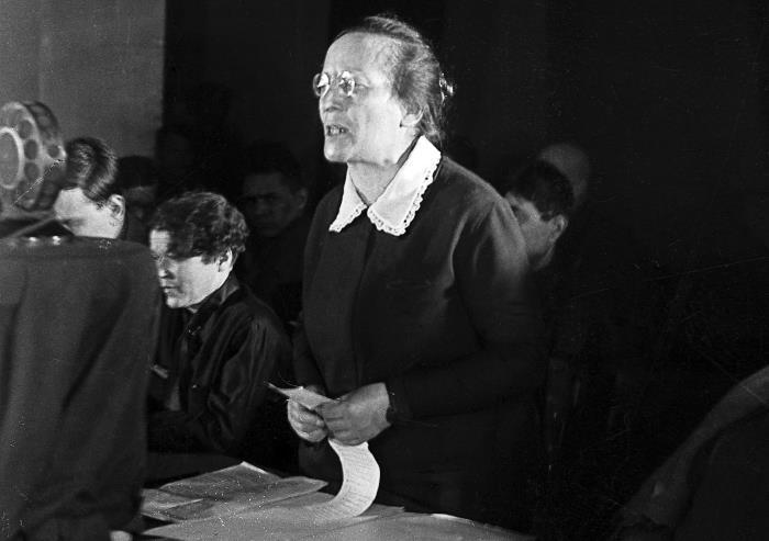 Демон революции. Жизнь и приключения Розалии Землячки - i_006.jpg