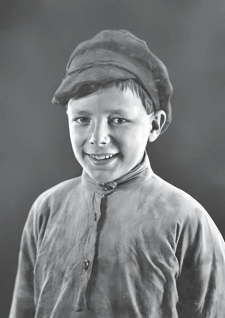 Честное пионерское! Юные звезды советского кино: 1921—1961 годы - i_002.jpg