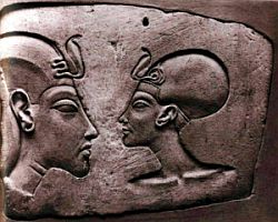 Нефертити и Эхнатон - i_005.jpg