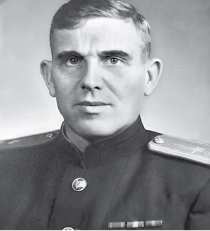 Советские военные дипломаты и сотрудники аппарата ВАТ - b00000645.jpg